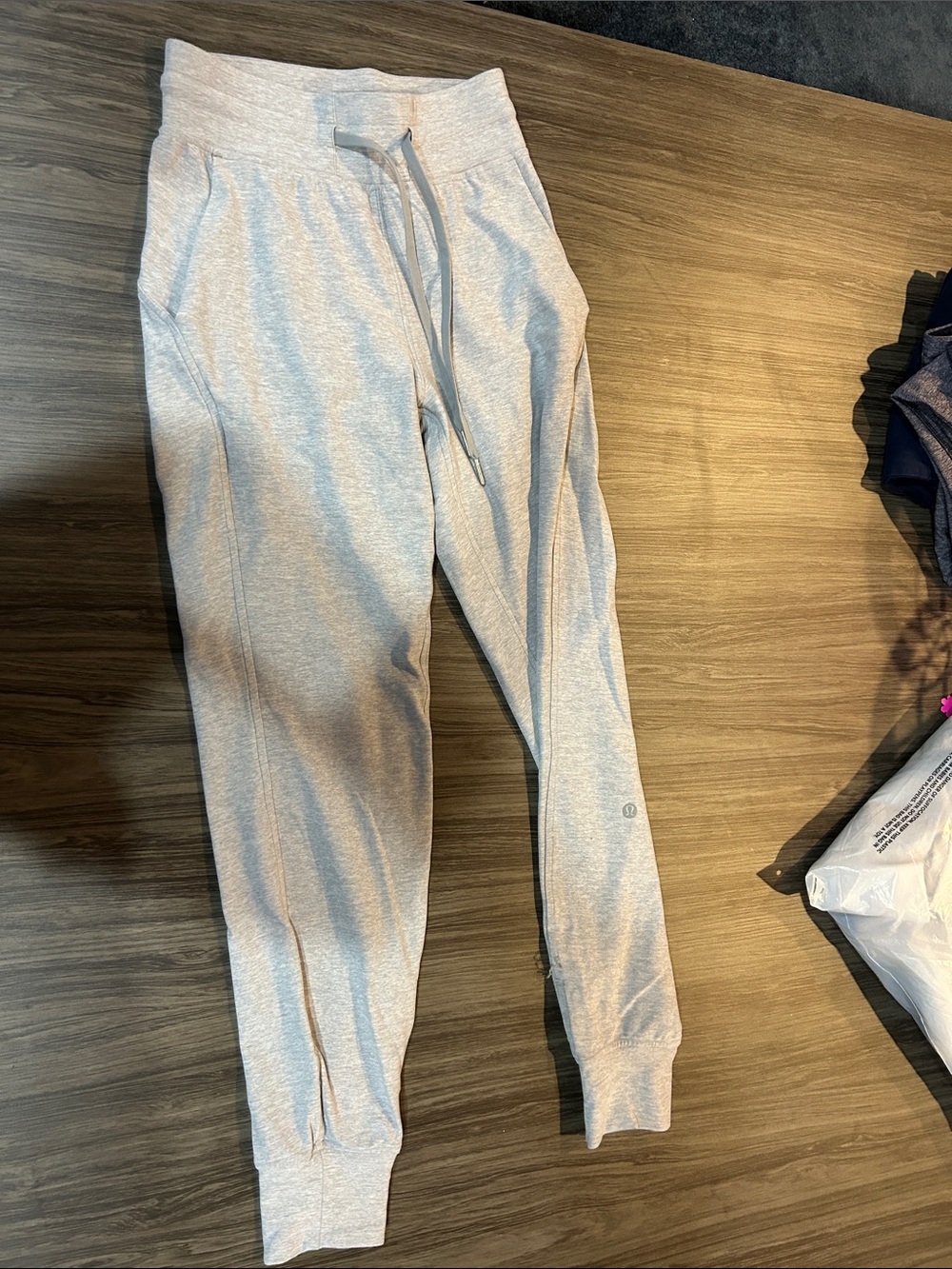 lululemon athletica women’s size zero gray pants